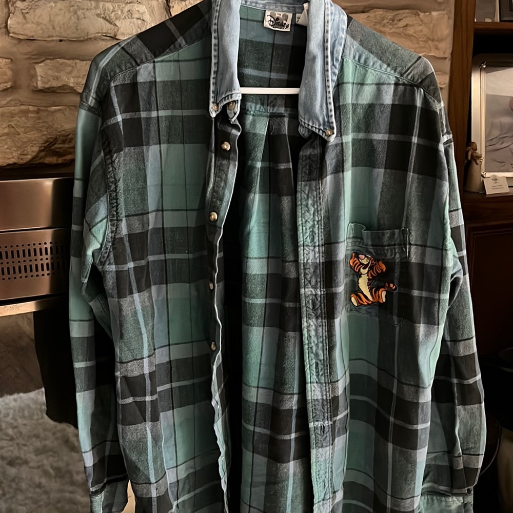 DISNEY TIGGER FLANNEL